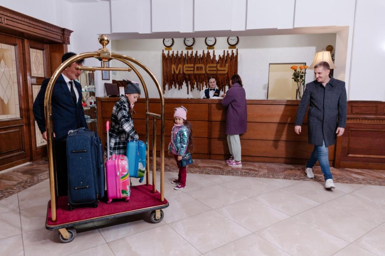 Medeu Hotel Qostanaj Buitenkant foto