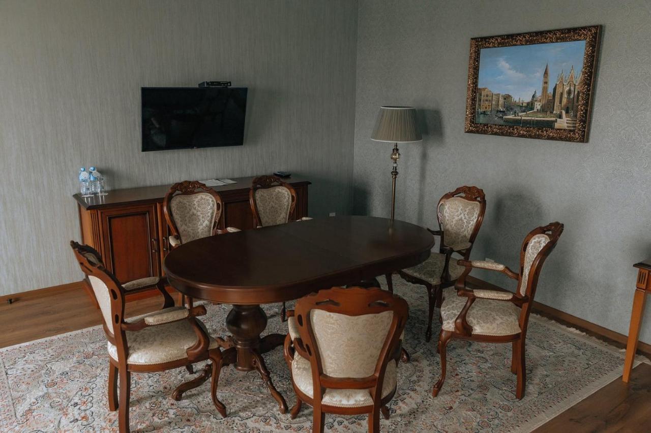 Medeu Hotel Qostanaj Buitenkant foto