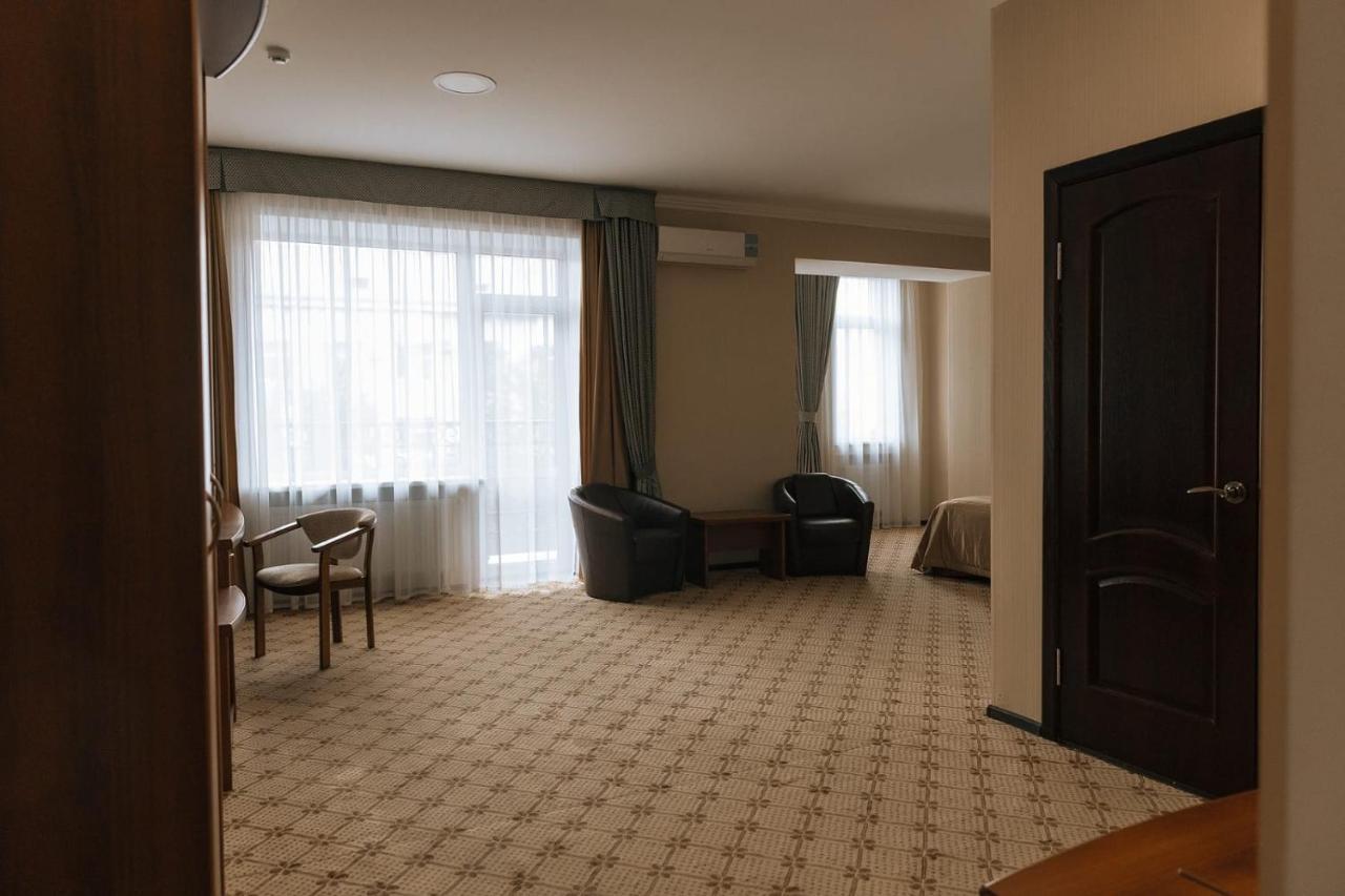 Medeu Hotel Qostanaj Buitenkant foto