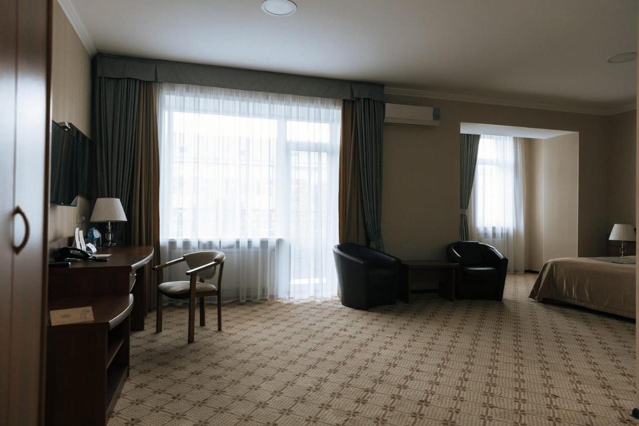 Medeu Hotel Qostanaj Buitenkant foto