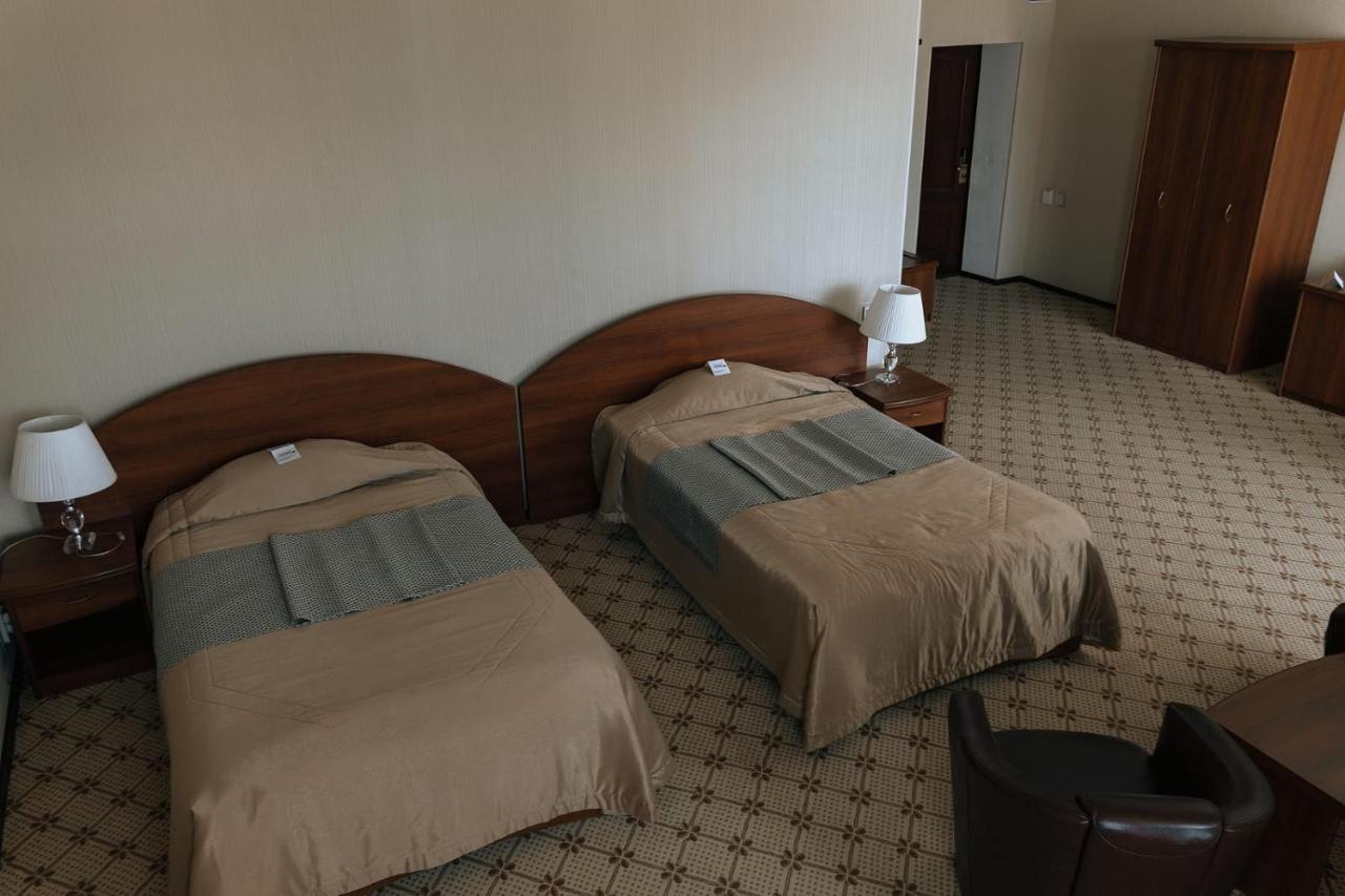 Medeu Hotel Qostanaj Buitenkant foto