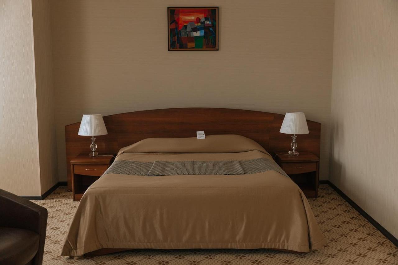 Medeu Hotel Qostanaj Buitenkant foto