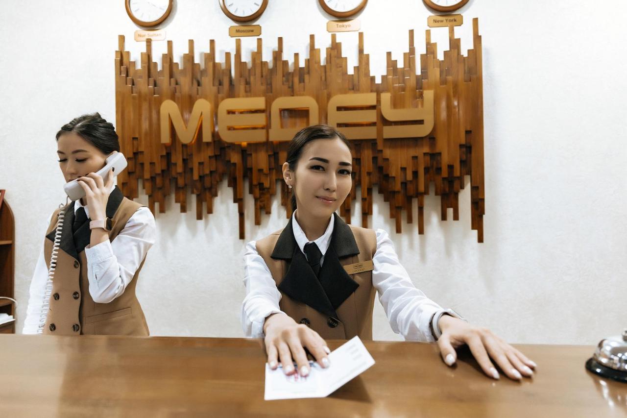 Medeu Hotel Qostanaj Buitenkant foto