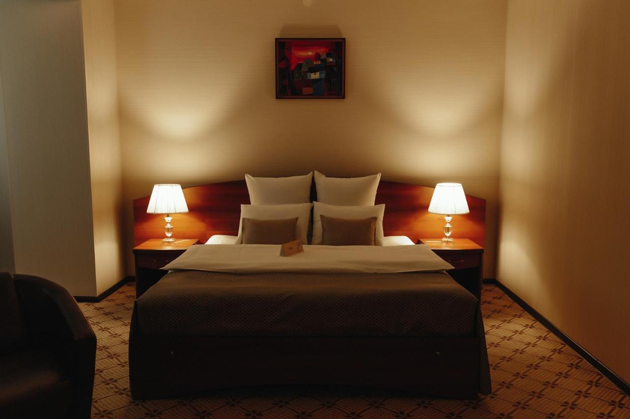 Medeu Hotel Qostanaj Buitenkant foto